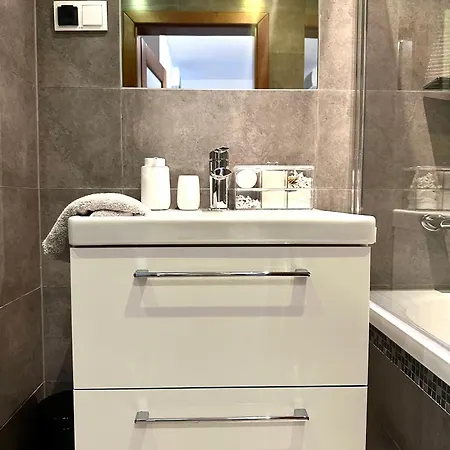 Nyska - Self Check-in 20h - Parking & Lift