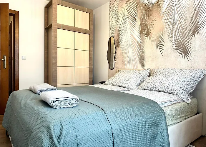 Nyska - Self Check-in 20h - Parking & Lift Apartment