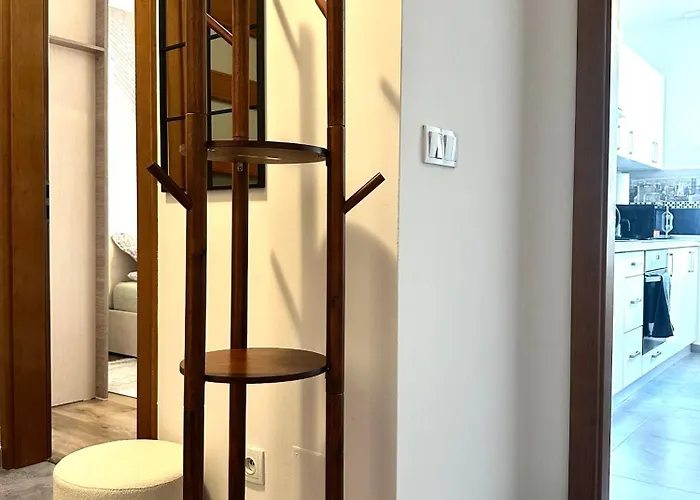 Nyska - Self Check-in 20h - Parking & Lift Apartment *